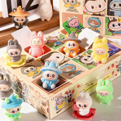 Fluffy Surprise Box – 12 Flocked Figures