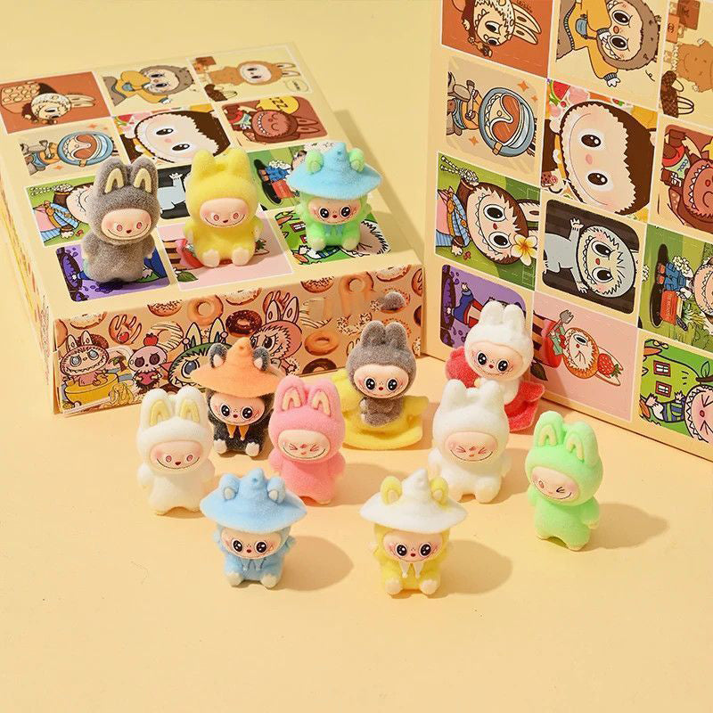 Fluffy Surprise Box – 12 Flocked Figures