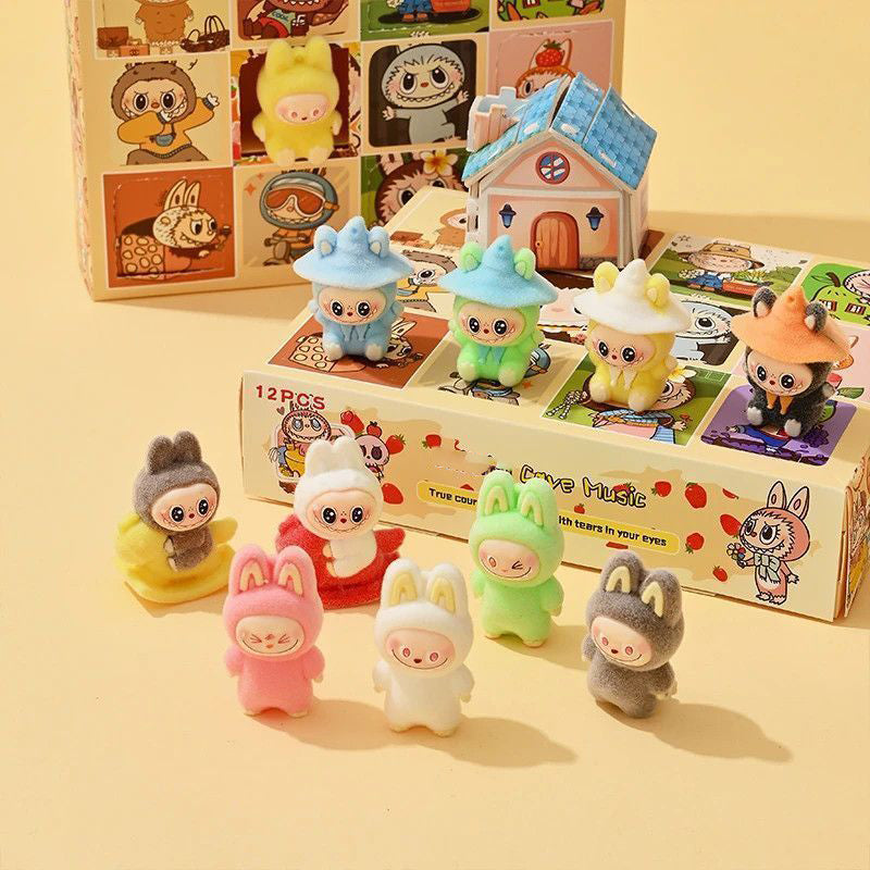 Fluffy Surprise Box – 12 Flocked Figures